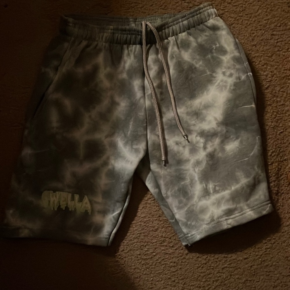 Grey shorts